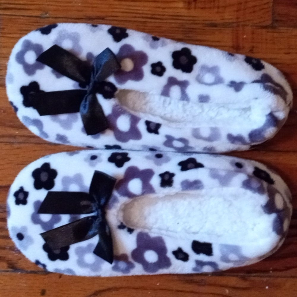 Warm Slippers - Picture 2 of 4